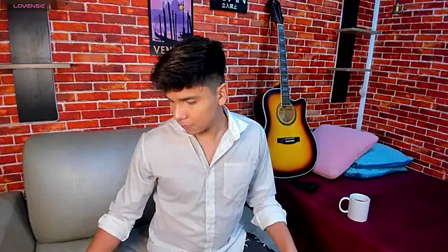 Thiago Kozak online show from June 2026 01:14:01 PM