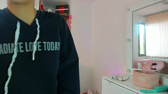 Snapshot of Danesacronin chatting on November 2025 07:36:02 PM Danesacronin online show from November 2025 07:36:02 PM