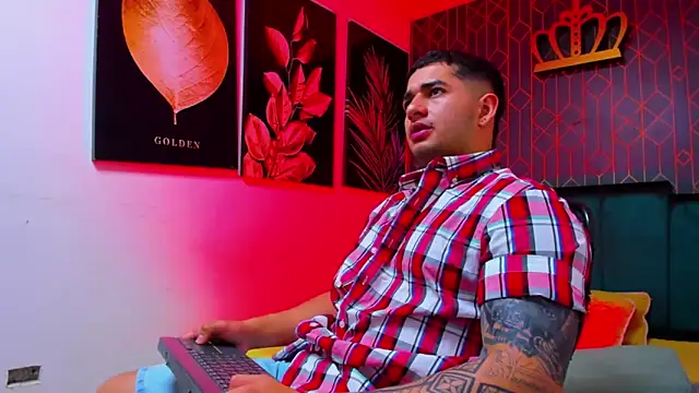 Snapshot of king_falconer chatting on September 2025 12:54:02 AM king falconer online show from September 2025 12:54:02 AM