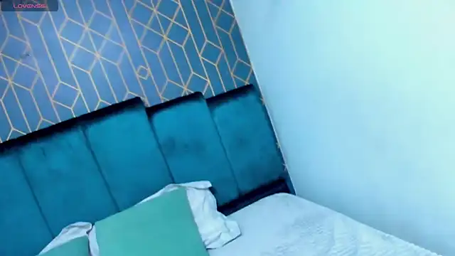 Snapshot of king_falconer chatting on September 2025 01:39:02 AM king falconer online show from September 2025 01:39:02 AM