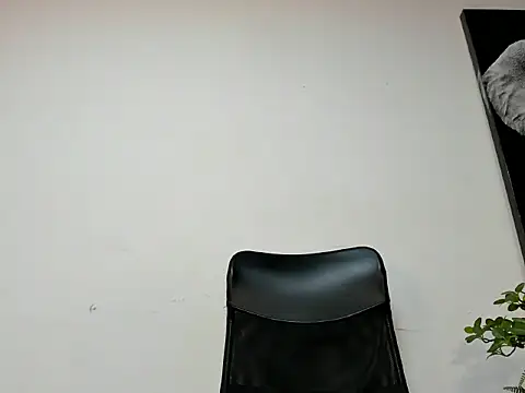 Snapshot of king_falconer chatting on November 2025 06:13:01 AM king falconer online show from November 2025 06:13:01 AM