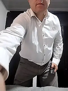 Snapshot of BigCristh79 chatting on October 2025 05:36:02 PM BigCristh79 online show from October 2025 05:36:02 PM