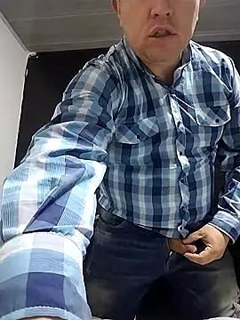 Snapshot of BigCristh79 chatting on November 2025 02:40:02 PM BigCristh79 online show from November 2025 02:40:02 PM