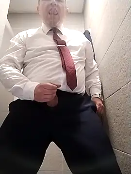 Snapshot of BigCristh79 chatting on November 2025 09:13:02 PM BigCristh79 online show from November 2025 09:13:02 PM