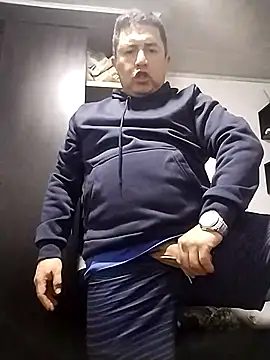 Snapshot of BigCristh79 chatting on November 2025 05:07:02 AM BigCristh79 online show from November 2025 05:07:02 AM