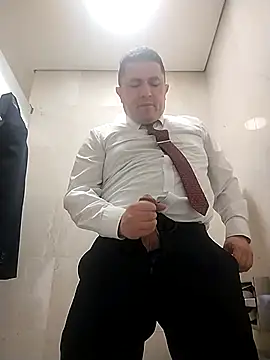 Snapshot of BigCristh79 chatting on November 2025 04:10:02 PM BigCristh79 online show from November 2025 04:10:02 PM