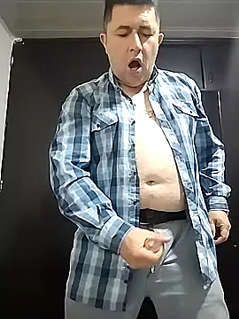 Snapshot of BigCristh79 chatting on January 2026 01:37:02 PM BigCristh79 online show from January 2026 01:37:02 PM