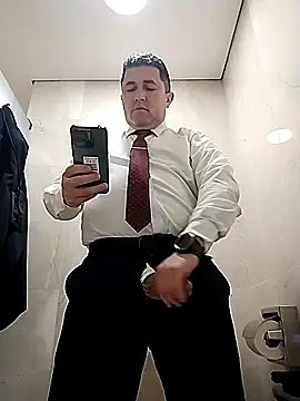 BigCristh79 online show from May 2026 01:06:02 PM