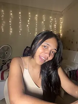 effie castroo online show from October 2025 02:20:01 AM