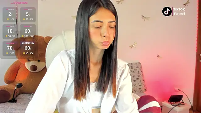 Snapshot of princessluna_19 chatting on October 2025 03:35:02 PM princessluna 19 online show from October 2025 03:35:02 PM