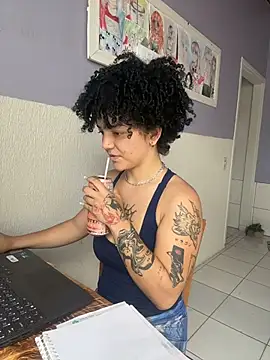 Snapshot of CamillyBlum chatting on November 2025 08:31:01 PM CamillyBlum online show from November 2025 08:31:01 PM