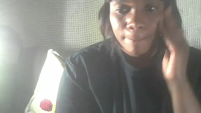 sexythae32 online show from December 2025 06:45:02 PM