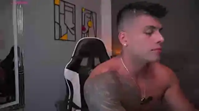 Snapshot of tyler_muscle1 chatting on April 2026 04:08:02 AM tyler muscle1 online show from April 2026 04:08:02 AM