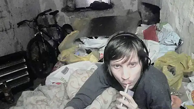 Snapshot of makarov1993 chatting on May 2026 09:32:02 PM makarov1993 online show from May 2026 09:32:02 PM