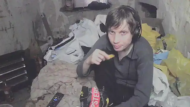 Snapshot of makarov1993 chatting on May 2026 02:01:02 PM makarov1993 online show from May 2026 02:01:02 PM