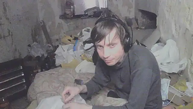 Snapshot of makarov1993 chatting on May 2026 10:28:02 PM makarov1993 online show from May 2026 10:28:02 PM