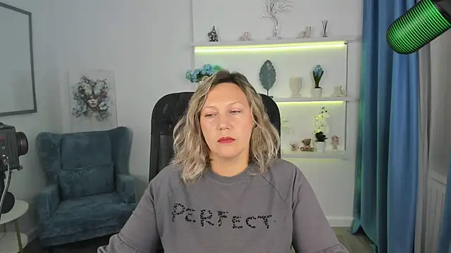 NinaStarle online show from September 2025 04:58:02 AM