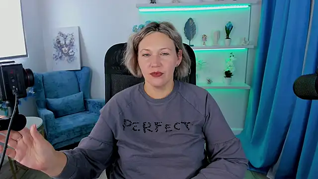 NinaStarle online show from September 2025 04:28:01 AM