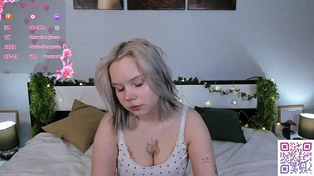 girlllsooft online show from December 2025 02:23:02 PM