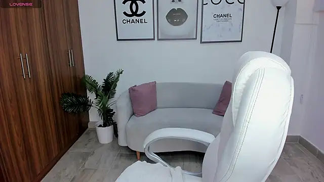 dafne hills online show from October 2025 07:03:02 PM