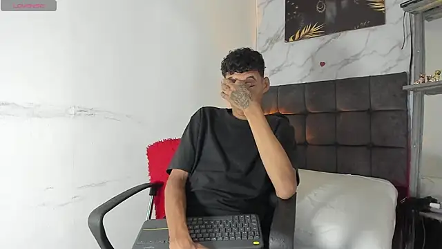 Snapshot of afrodita_n_ares chatting on November 2025 07:23:02 PM afrodita n ares online show from November 2025 07:23:02 PM