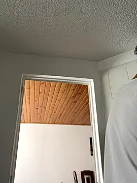 Michaell Spinelly online show from September 2025 03:25:01 PM