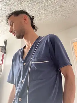 Michaell Spinelly online show from October 2025 02:02:01 PM