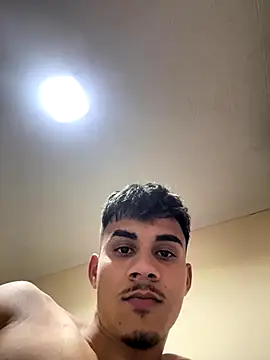 Snapshot of Slw444 chatting on November 2025 10:32:01 PM Slw444 online show from November 2025 10:32:01 PM