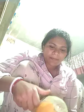 Snapshot of couple_71 chatting on February 2026 05:27:02 AM couple 71 online show from February 2026 05:27:02 AM