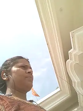 Snapshot of couple_71 chatting on March 2026 05:24:01 AM couple 71 online show from March 2026 05:24:01 AM