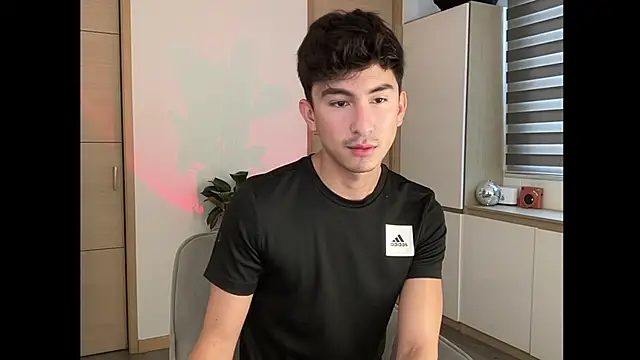 Snapshot of sweettaaron01 chatting on October 2025 05:43:01 PM sweettaaron01 online show from October 2025 05:43:01 PM