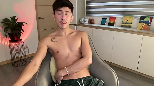 Snapshot of sweettaaron01 chatting on October 2025 05:55:02 PM sweettaaron01 online show from October 2025 05:55:02 PM