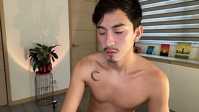 Snapshot of sweettaaron01 chatting on October 2025 05:35:02 PM sweettaaron01 online show from October 2025 05:35:02 PM