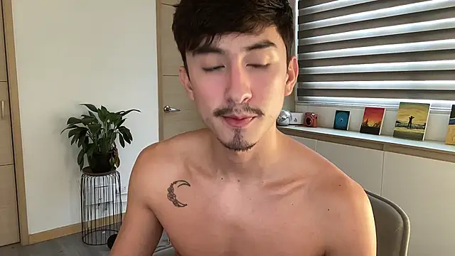 Snapshot of sweettaaron01 chatting on October 2025 05:34:02 PM sweettaaron01 online show from October 2025 05:34:02 PM