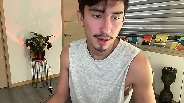 Snapshot of sweettaaron01 chatting on October 2025 06:09:01 PM sweettaaron01 online show from October 2025 06:09:01 PM