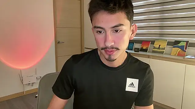 Snapshot of sweettaaron01 chatting on November 2025 05:23:01 PM sweettaaron01 online show from November 2025 05:23:01 PM