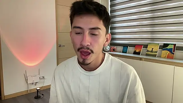 Snapshot of sweettaaron01 chatting on November 2025 06:06:02 PM sweettaaron01 online show from November 2025 06:06:02 PM