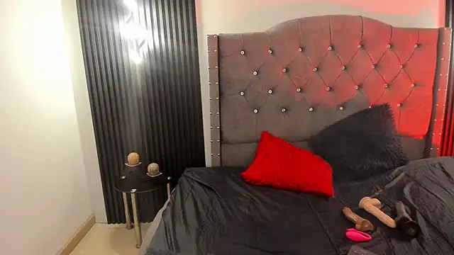 Scarbadgirl  online show from May 2026 03:57:02 AM