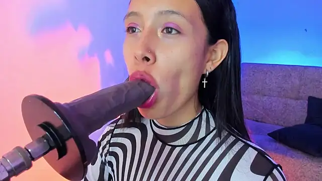 Snapshot of alicemoon__ chatting on December 2025 10:00:02 AM alicemoon online show from December 2025 10:00:02 AM