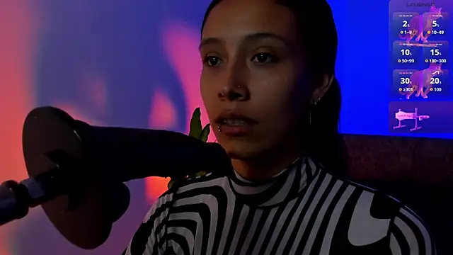 Snapshot of alicemoon__ chatting on December 2025 09:33:02 PM alicemoon online show from December 2025 09:33:02 PM