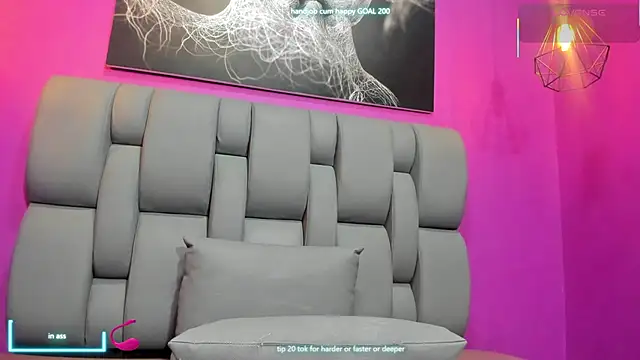 Emma HotLatina online show from September 2025 06:11:02 PM