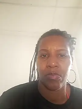 Snapshot of VikysDavis chatting on April 2026 05:24:01 PM VikysDavis online show from April 2026 05:24:01 PM