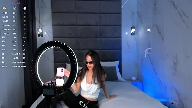 Nelly Kimm online show from June 2026 12:59:01 AM