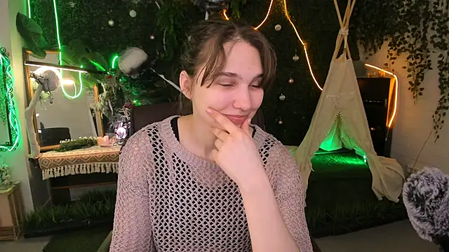 Snapshot of TessaMill chatting on February 2026 08:14:01 AM TessaMill online show from February 2026 08:14:01 AM