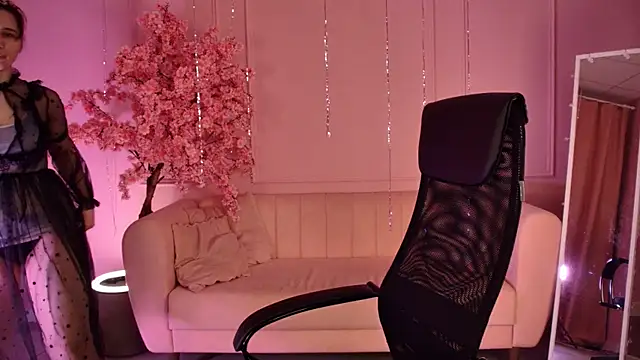 Snapshot of TessaMill chatting on March 2026 09:14:01 AM TessaMill online show from March 2026 09:14:01 AM