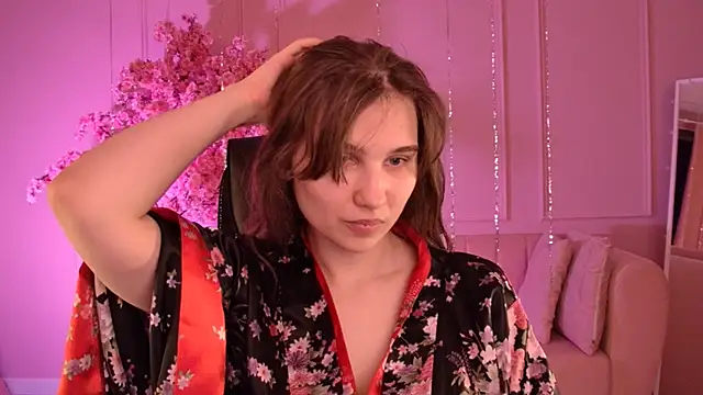 Snapshot of TessaMill chatting on March 2026 05:22:02 AM TessaMill online show from March 2026 05:22:02 AM