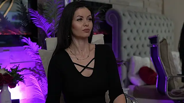 Snapshot of SeductiveMom chatting on December 2025 03:44:02 AM SeductiveMom online show from December 2025 03:44:02 AM