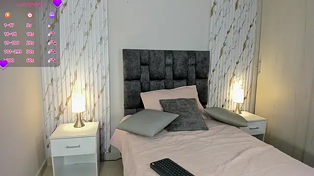 MissVioleet  online show from February 2026 05:39:01 PM