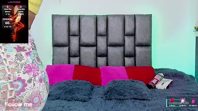 miaroberts69 online show from October 2025 11:57:02 PM