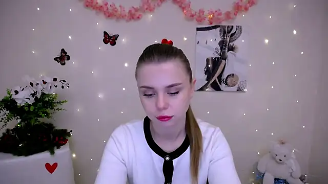 Snapshot of OceanicDawn chatting on February 2026 06:31:01 AM OceanicDawn online show from February 2026 06:31:01 AM